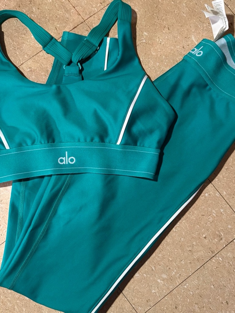 ALO Yoga Teal Women's Top and Bottom Set